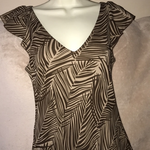 BCBG Maxazria Small tan and brown palm leaves pattern dress 💕 - Picture 3 of 7